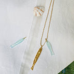 Collier poissons plaqué or et pierre calcédoine