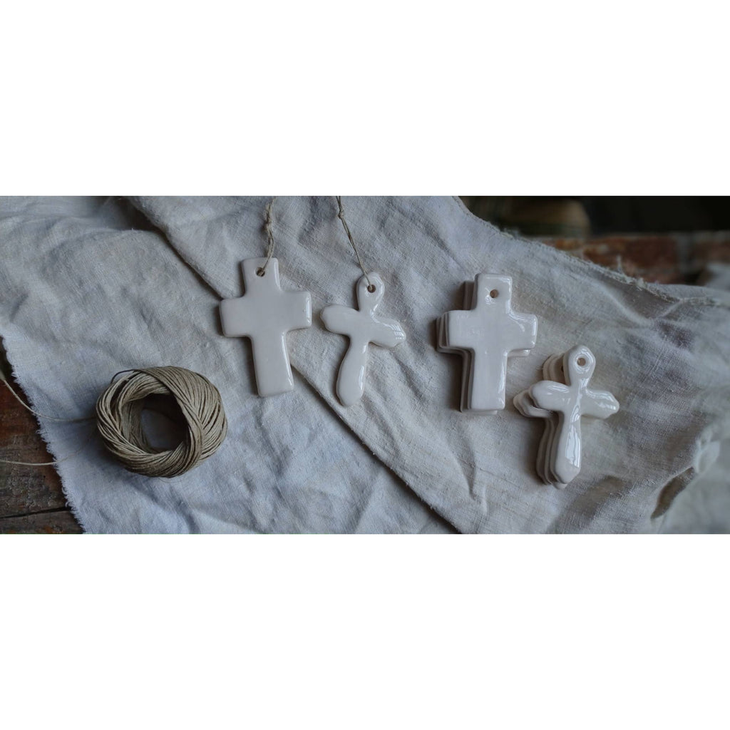 Croix en céramique artisanale