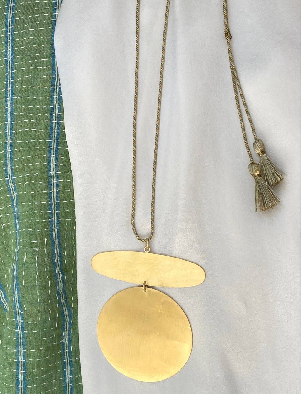 Sautoir fil et pendentif doré brossé- Agraa