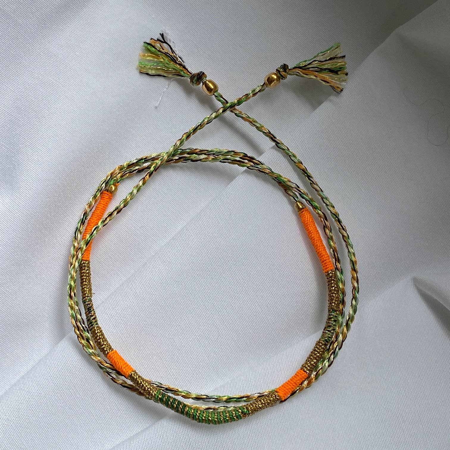Bracelet cordon porte bonheur Sukh Sophie Deschamps