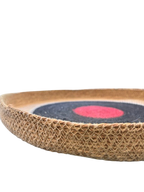 Panier plat en jonc de mer noir et rouge
