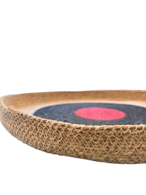 Panier plat en jonc de mer noir et rouge